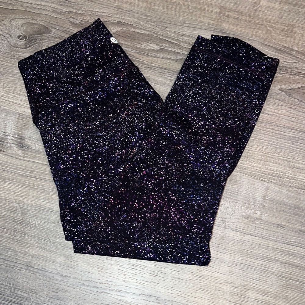 NWOT Lululemon Wunder Under HR 21" - Size 6